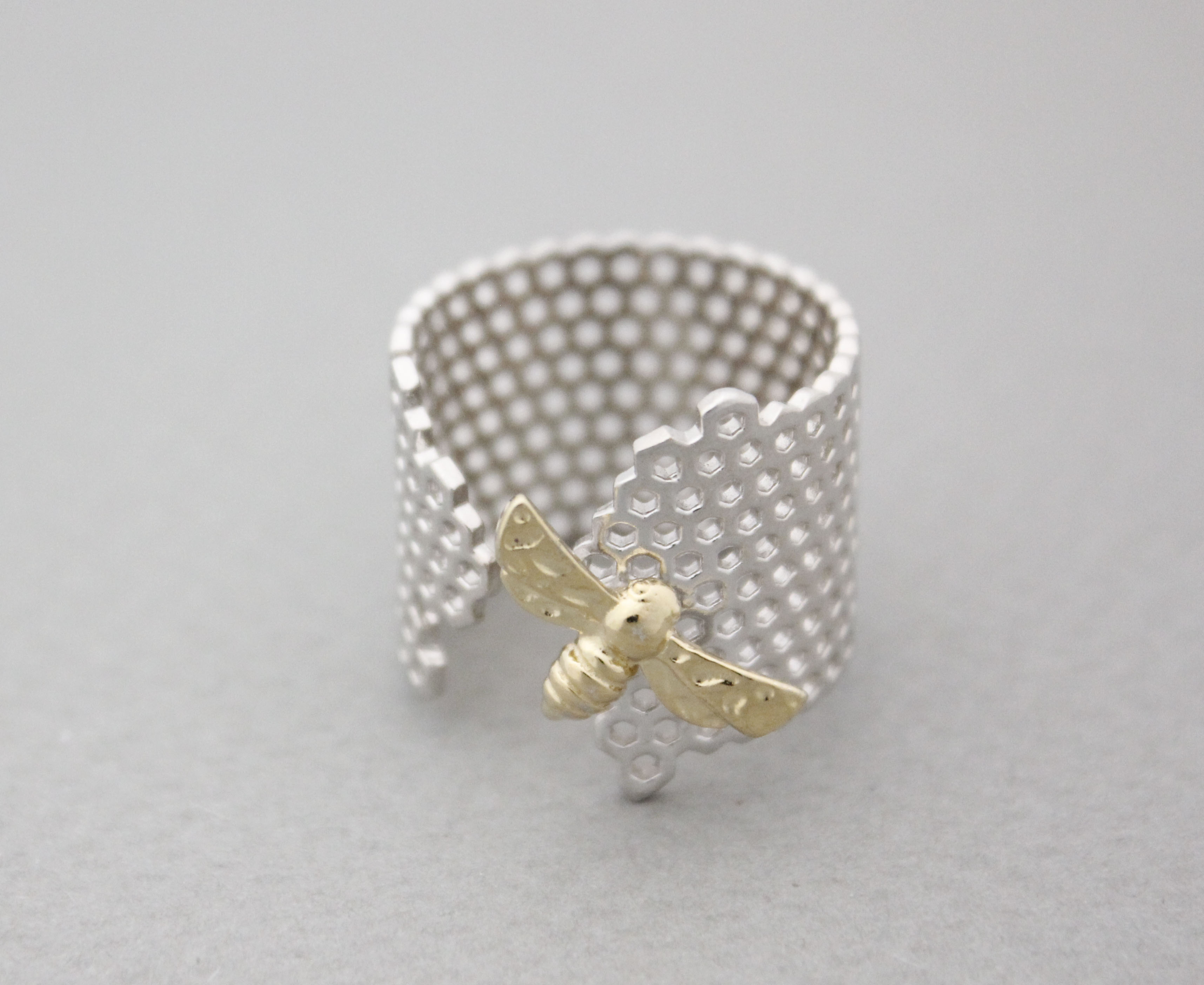 925 Sterling Silver Beautiful Honeycomb And Honey Bee Hexagon Geometric