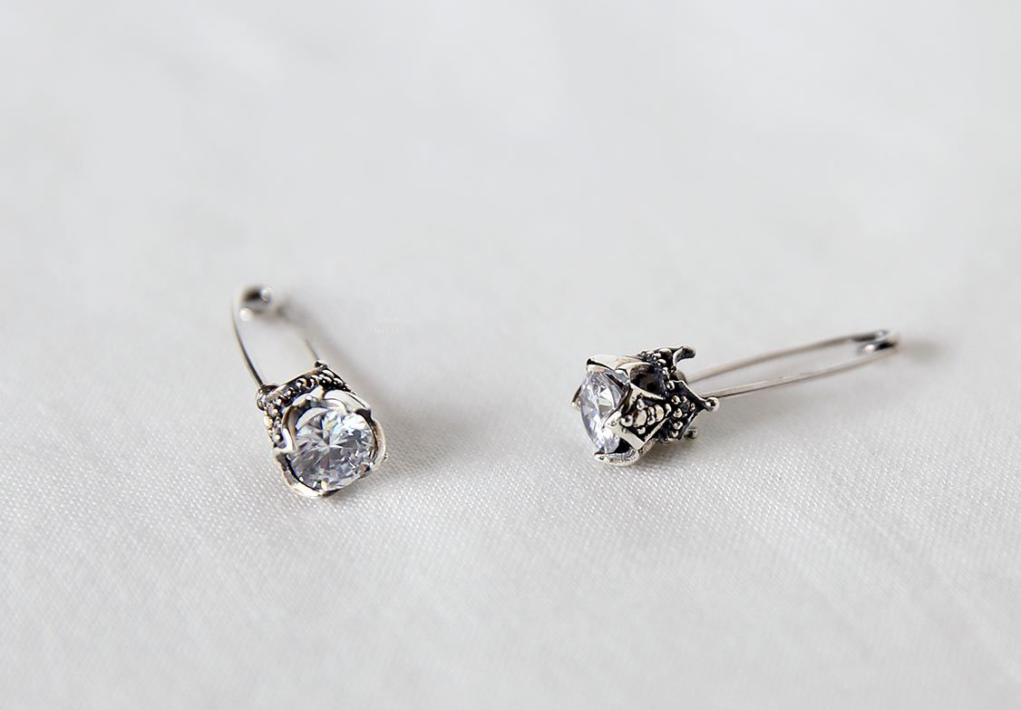 925 Sterling Silver Cubic Point Crown Detail Safety Pin Ear Cuff Earrings ,Safety Pin Ear Pin